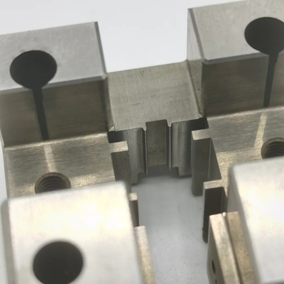 Yüksek hassasiyetli özel yapımı cnc metal parçaları işleme, makine parçaları için freze servisi